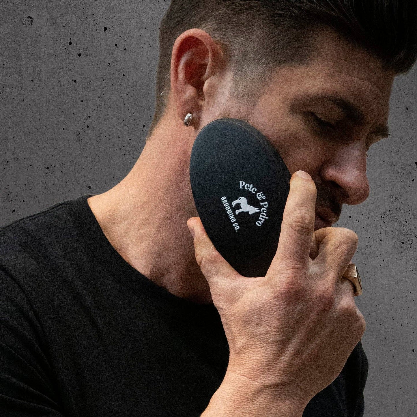 Pete & Pedro - Oval Military Men's Hair & Beard Brush