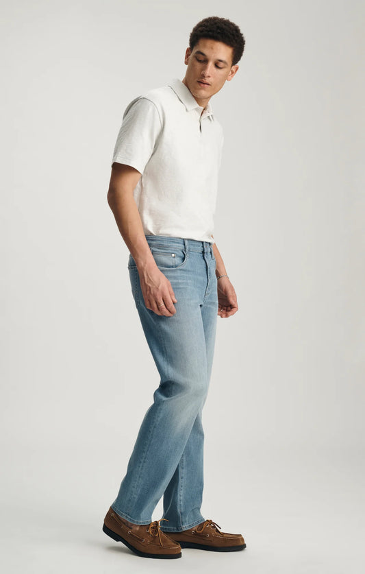 Zach Straight Leg Jeans in Light Brushed Supermove