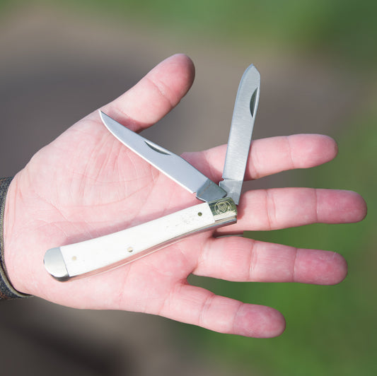 Maverick - White Bone 2 Blade Trapper