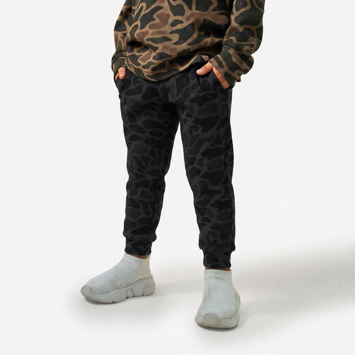 Youth Thermal Jogger-Black Camo